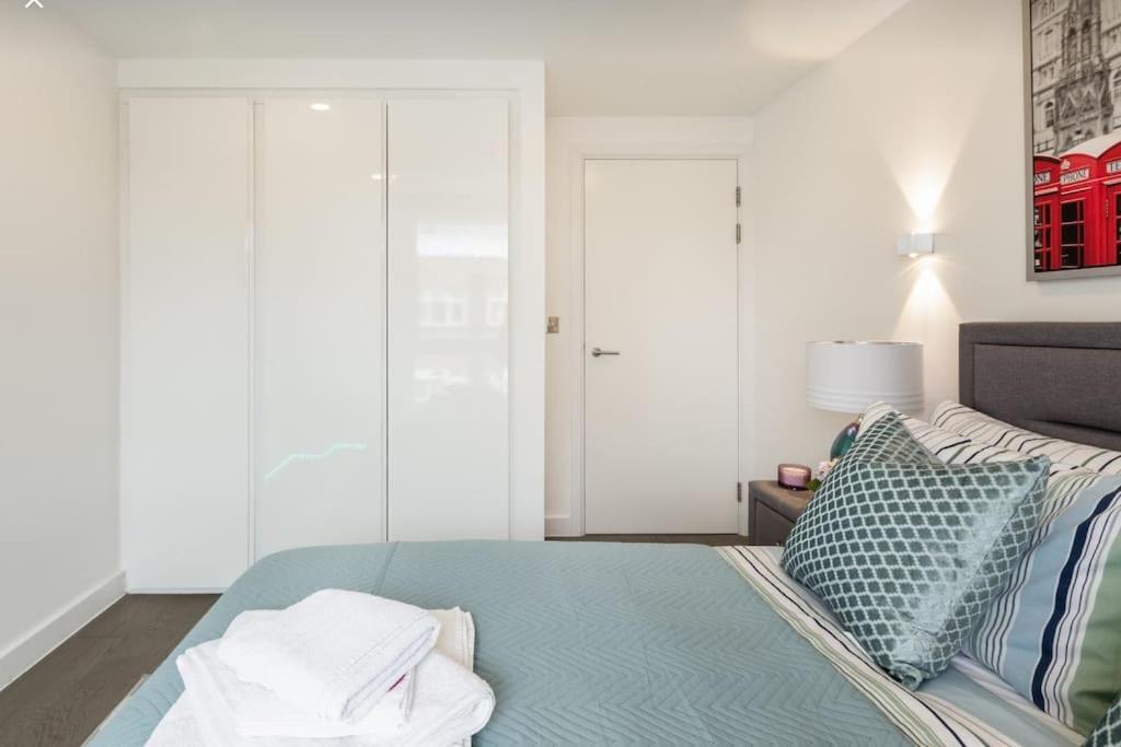 Premier 3 Bed Lux Apartment - Sleeps 8 런던 외부 사진